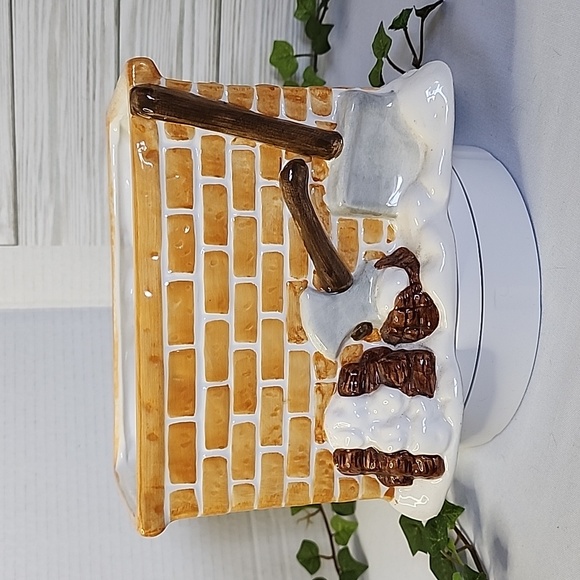 Vintage Mars M&Ms Candy Fireplace Christmas Planter - Picture 5 of 9